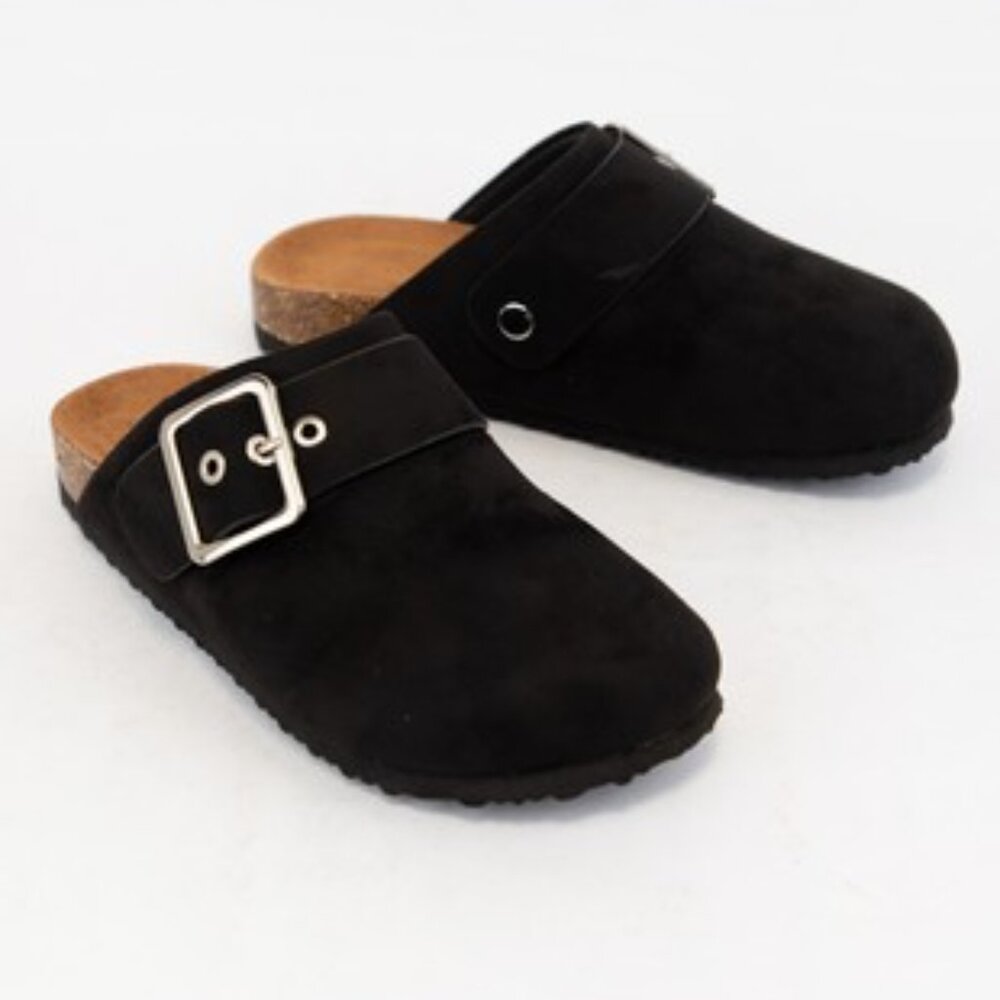 Cookie Buckle Clogs - Picture 2 of 3